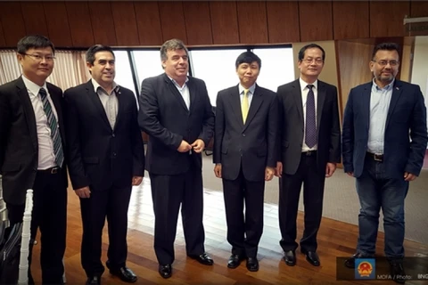越南外交部副部长邓廷贵对巴拉圭进行正式访问（图片来源：http://baoquocte.vn/）