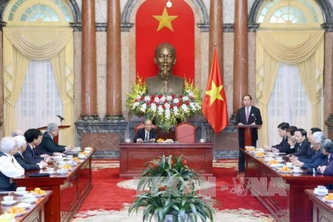 陈大光主席会见越南援柬专家联络委员会代表（图片来源：越通社）