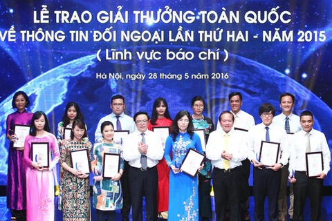 越南全国对外新闻奖颁奖仪式（图片来源：越通社）