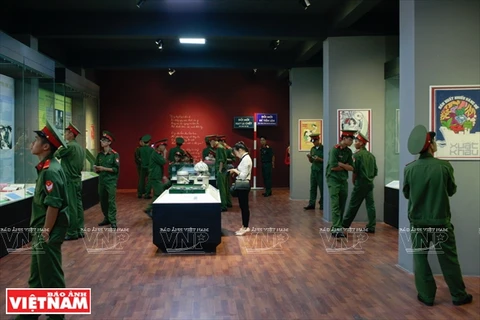 值纪念越南国家革新事业30周年（1986-2016年）之际，越南国家历史博物馆举办题为“革新—梦想旅程”专题展。