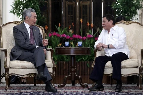 新加坡总理李显龙与菲律宾总统罗德里戈·杜特尔特举行会谈（图片来源：AFP）