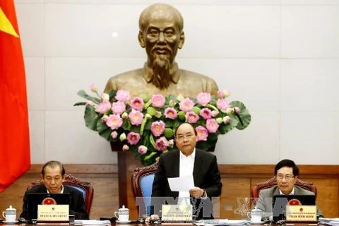 越南政府总理阮春福主持召开政府12月例行会议