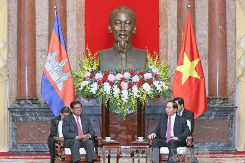 陈大光主席会见柬埔寨副首相兼内政部大臣韶肯（图片来源：越通社）