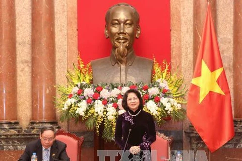 越南国家副主席邓氏玉盛在见面会上发表讲话（图片来源：越通社）