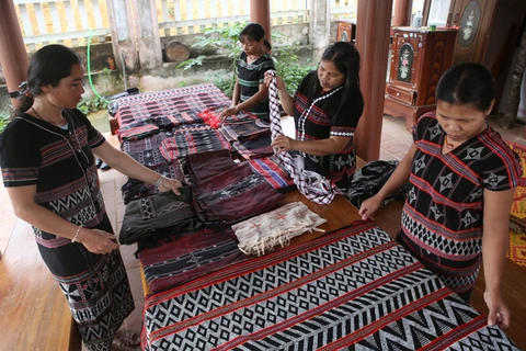​阿雷县达渥族土锦纺织业是历史悠久并正得到维护的传统行业之一（图片来源：因特网）