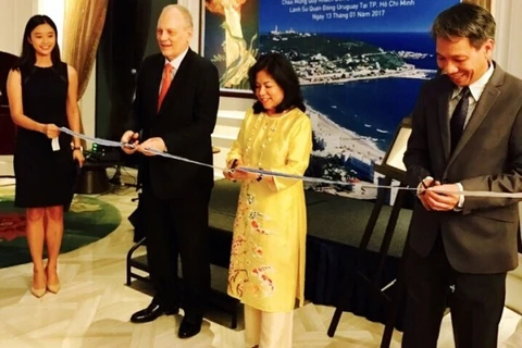 乌拉圭驻越南胡志明市总领事馆剪彩仪式。