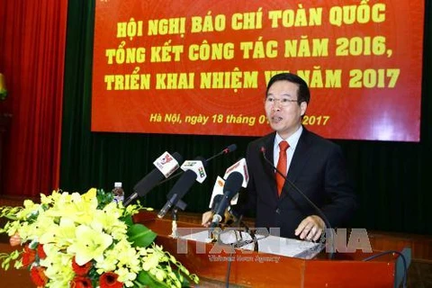 越共中央政治局委员、中央书记处书记、中央宣教部部长武文赏在会议上发表讲话
