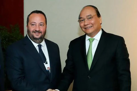 阮春福总理与CNN国际新闻网络首席商务官拉 尼·拉得