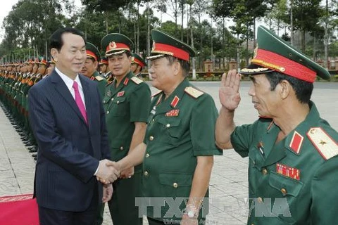 越南国家主席陈大光来到第7军区司令部调研并拜年（图片来源：越通社）