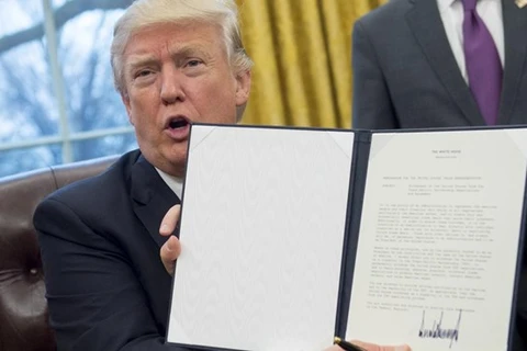特朗普总统在其上任第一天签署行政命令，正式宣布美国退出TPP。