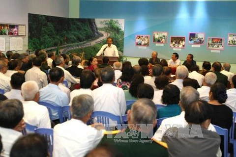 政府常务副总理张和平在见面会上发表讲话（图片来源：越通社）