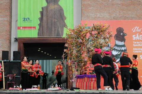 越南民族学博物馆举行 “喜迎2017年丁酉春节—山罗文化色彩”活动（图片来源：因特网）