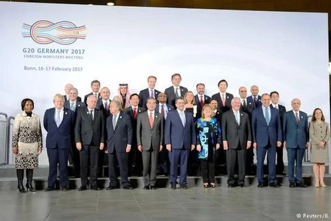二十国集团非正式外长会议与会代表合影（图片来源：Reuters）