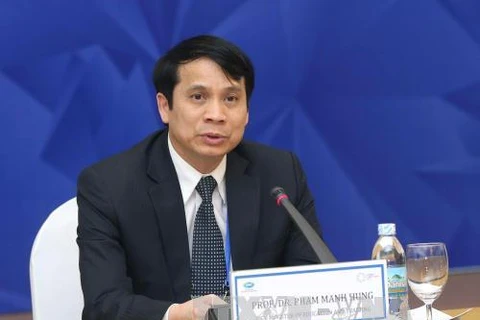 越南教育部副部长范孟雄在教育网络会议上致辞（图片来源：越通社）