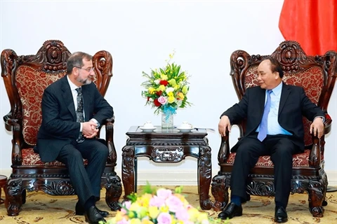 阮春福总理​会见斯洛文尼亚驻越南大使雅奈兹·普莱默泽（图片来源：越通社）