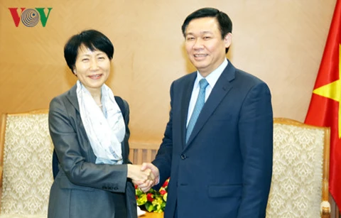 越南政府副总理王廷惠与全球环境基金执行机构首席执行官艾希女士