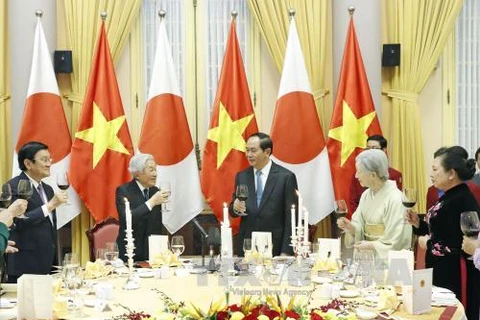 越南国家主席陈大光与夫人主持国宴 欢迎日本天皇明仁和皇后访越