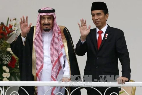 印尼总统佐科维与沙特阿拉伯国王萨勒曼（图片来源：越通社）