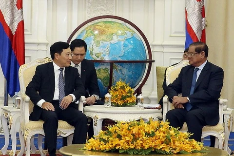 范平明副总理与柬埔寨代理首相韶肯​。（图片来源：baochinhphu.vn)