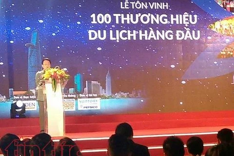 吕国庆在表彰大会上发表讲话