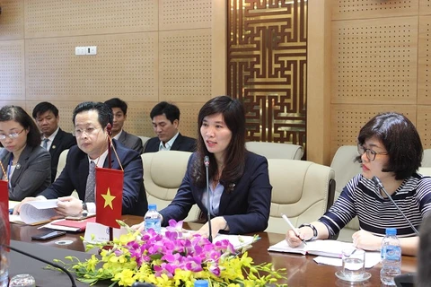 河内市人民议会副主席冯氏红河在会上发表讲话（图片来源：http://kinhtedothi.vn）