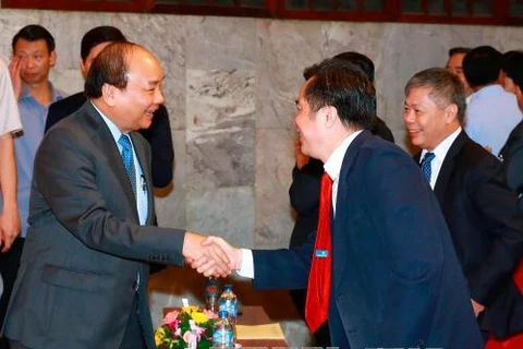 阮春福出席中央企业党委成立10周年纪念典礼