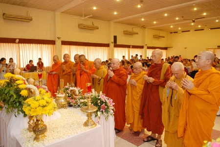 迎接柬老缅泰传统新年活动在胡志明市举行。
