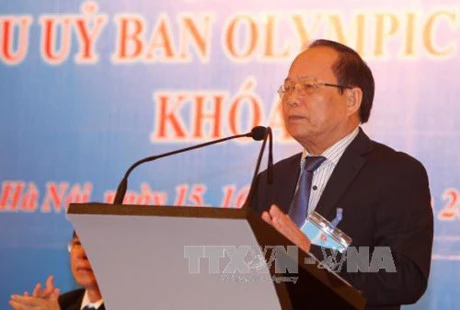 第四届越南奥林匹克委员会主席黄俊英在大会上发表讲话