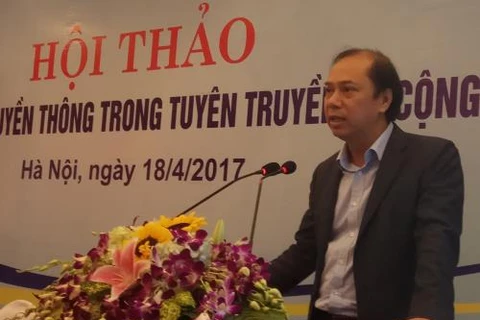 越南外交部副部长、东盟高官会（SOM）越南代表团团长阮国勇在研讨会上发表讲话。（图片来源：越通社）