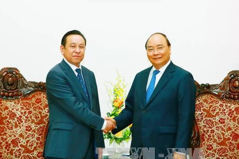 越南政府总理阮春福会见蒙古国驻越大使