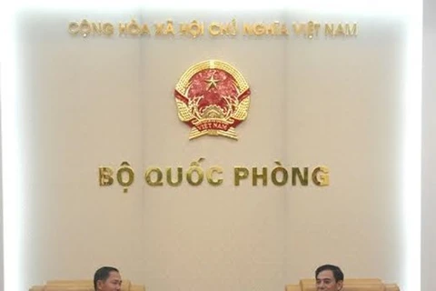 越南人民军总参谋长潘文江中将会见老挝人民军副总参谋长坎良•乌塔凯山少将（图片来源：http://www.qdnd.vn）