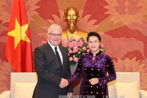 越南国会主席会见澳大利亚驻越大使（图片来源：越通社）