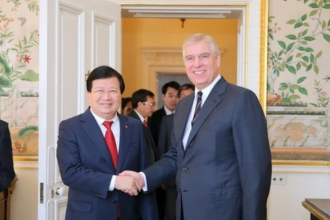 越南政府副总理郑廷勇对英国进行正式访问。