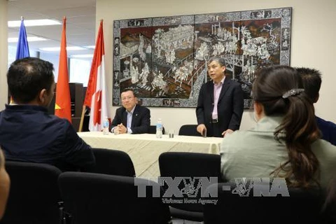 越南驻加拿大大使阮德和发表讲话。（图片来源：越通社）