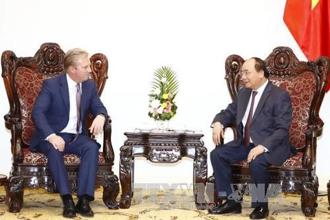  越南政府总理阮春福会见新西兰贸易部部长托德· 麦克莱