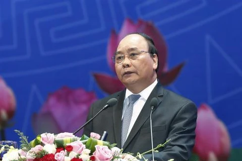 “与企业同行”的2017年越南政府总理与企业会议在河内召开