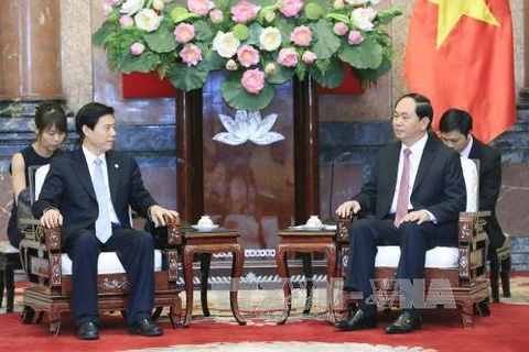 越南国家主席陈大光会见中国商务部长钟山