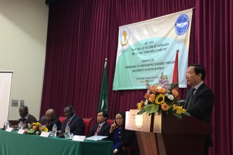 越南友好组织联合会副主席裴克山在研讨会上发表讲话。(图片来源：dangcongsan.vn)