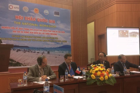 “海岸侵蚀过程研究及会安和湄公河下游流域沿海地区海滩保护措施”研讨会。