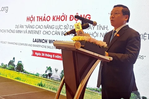 越南农民协会主席赖春门在会上发言。（图片来源：越南人民报）