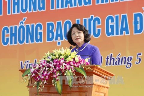 越南国家副主席邓氏玉盛在启动仪式上发表讲话（图片来源：越通社）