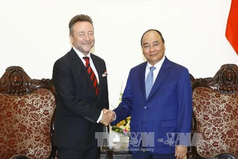 越南政府总理阮春福会见捷克驻越大使。