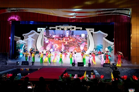 2017年第五届越南会安国际合唱比赛开幕式。（图片来源：http://dantri.com.vn）
