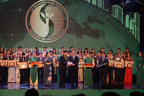 平山炼油公司荣获越南环保奖。