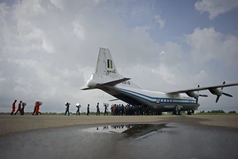 越南领导人就缅甸一架军用飞机失事向缅甸领导人致慰问电
