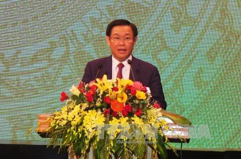越南政府副总理王廷惠在仪式上发表讲话。