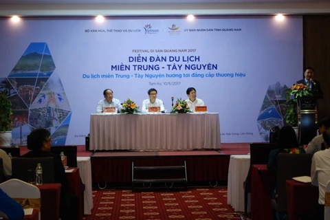 6月10日在三圻市​举行的中部和西原地区旅游论坛。​