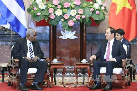越南国家主席陈大光会见古巴全国人民政权代表大会主席埃斯特万