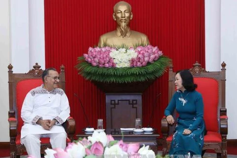 孟加拉国共产党代表团对越南进行工作访问