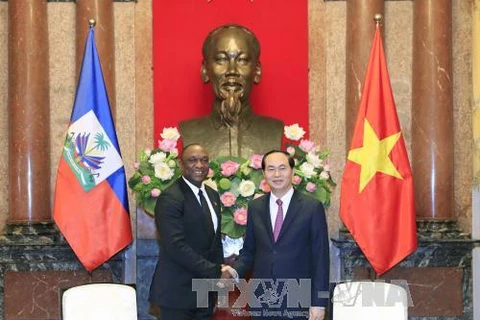 国家主席陈大光会见海地参议院议长尤里•拉托尔蒂